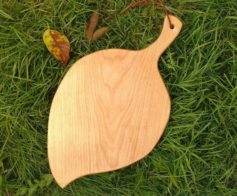 leaf shaped board